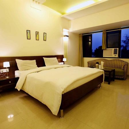 Shivoy Hotel Gorakhpur Εξωτερικό φωτογραφία