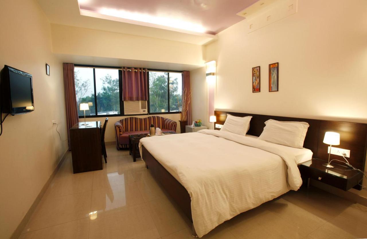 Shivoy Hotel Gorakhpur Εξωτερικό φωτογραφία