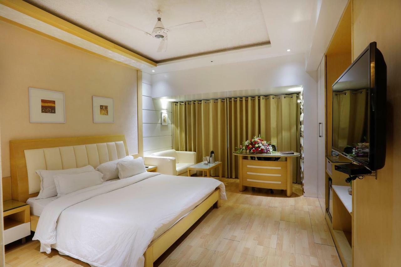Shivoy Hotel Gorakhpur Εξωτερικό φωτογραφία