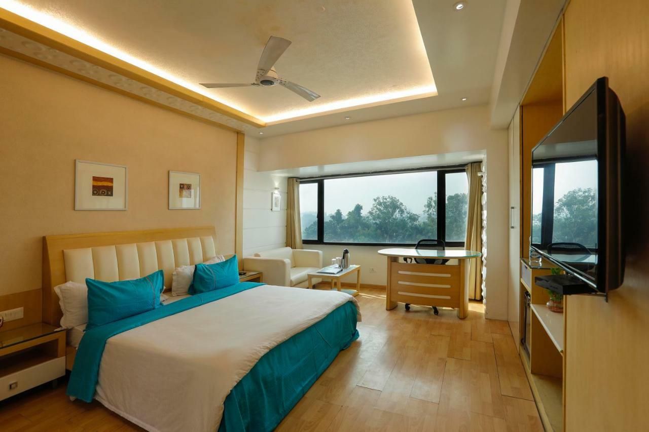 Shivoy Hotel Gorakhpur Εξωτερικό φωτογραφία